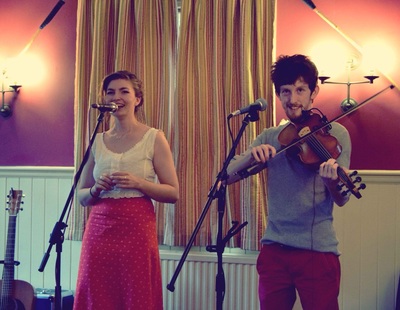 Rowan Piggott Rosie Hodgson Elsted Inn Alested Fiddle Singer Harmony Singing Sussex